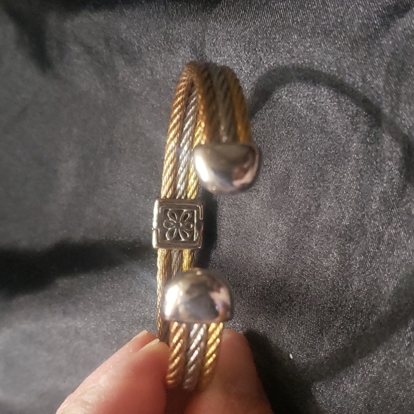 Tri Color Cable Bangle - Picture 2 of 4